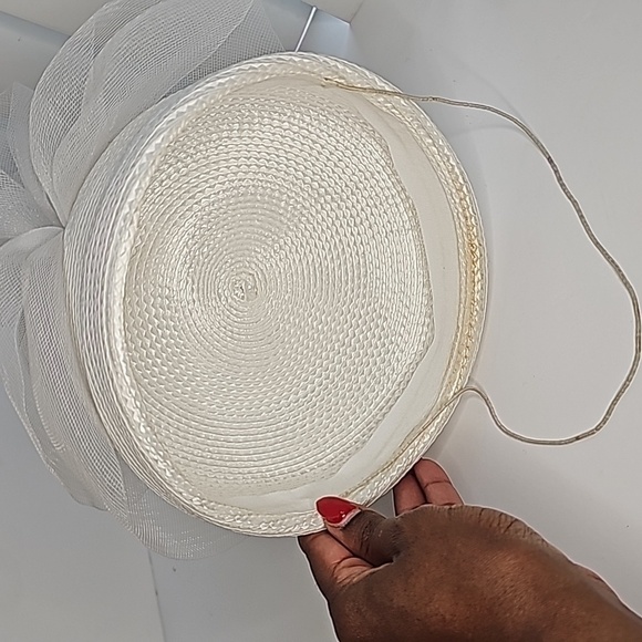 Women's Church/Special Events Hat All White - Picture 3 of 12